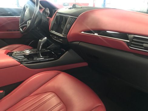 Used 2022 Maserati Levante GT image 12