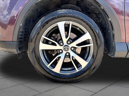 Used 2017 Toyota RAV4 XLE w/ Premium Special Value Package FWD image 11
