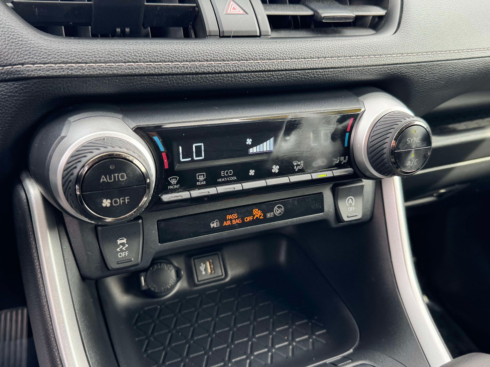 Certified 2023 Toyota RAV4 XLE w/ Convenience Package FWD image 28