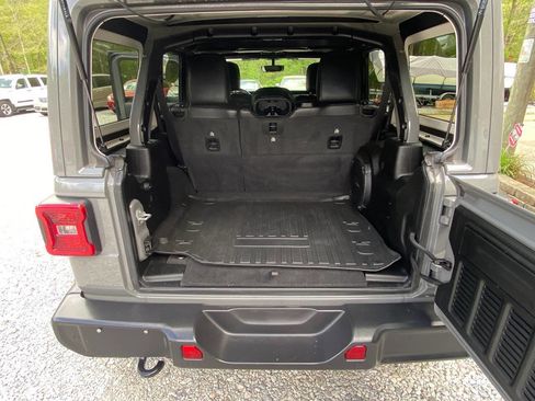 Used 2021 Jeep Wrangler Unlimited Sahara image 23