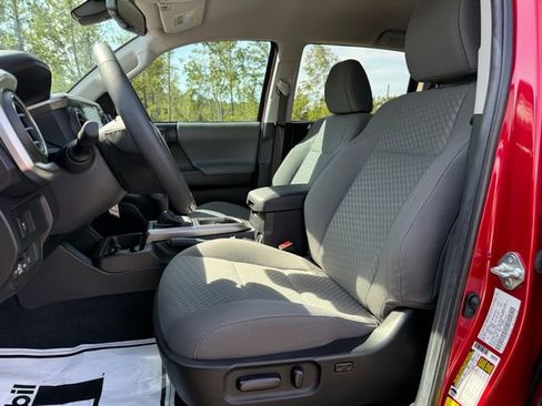 Used 2022 Toyota Tacoma SR5 image 8