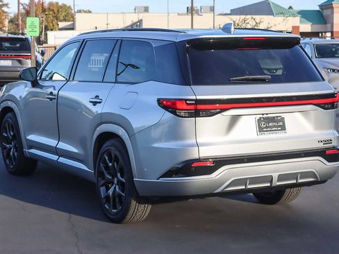 New 2026 Lexus TX 500h AWD image 2