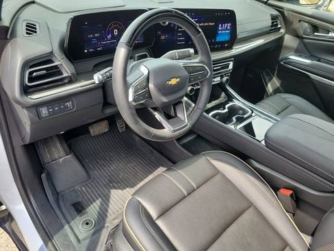 Used 2025 Chevrolet Traverse High Country w/ LPO, Floor Liner Package AWD/4WD image 15