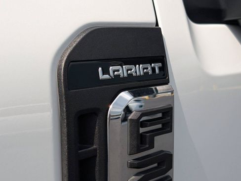 Used 2026 Ford F250 Lariat AWD/4WD image 38