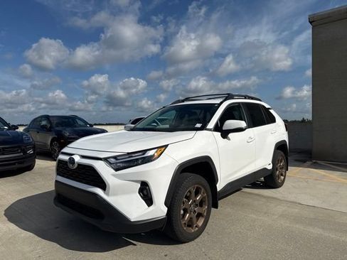 Used 2023 Toyota RAV4 AWD Hybrid image 7