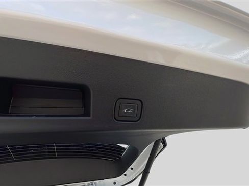 Used 2026 Buick Enclave Sport Touring w/ Power Package image 18