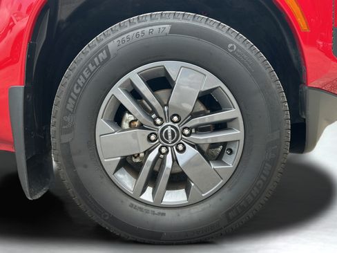 Used 2025 Nissan Frontier SV w/ SV Convenience Package RWD image 31