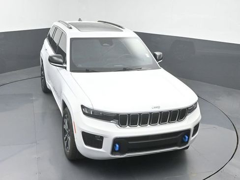 Used 2023 Jeep Grand Cherokee Overland w/ Rear Seat Video Group I AWD/4WD image 41