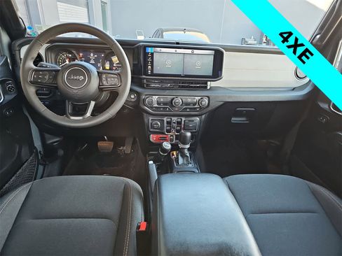 Used 2024 Jeep Wrangler Willys image 14