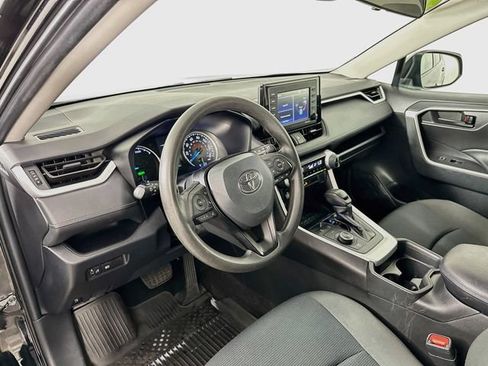 Used 2021 Toyota RAV4 LE AWD/4WD image 8