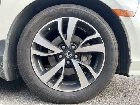 Used 2018 Honda Odyssey Elite image 3