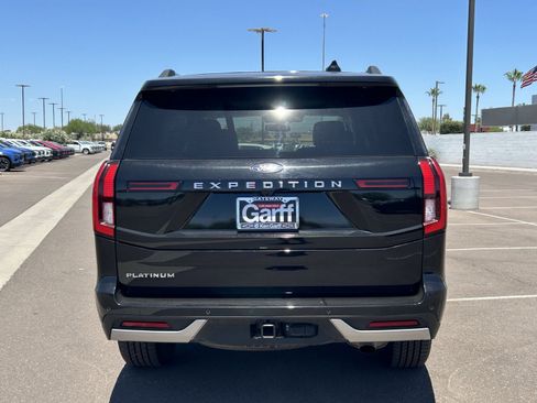 Used 2025 Ford Expedition Platinum AWD/4WD image 4
