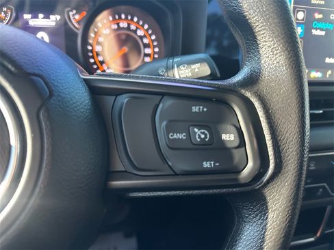 Certified 2024 Jeep Gladiator Sport image 30