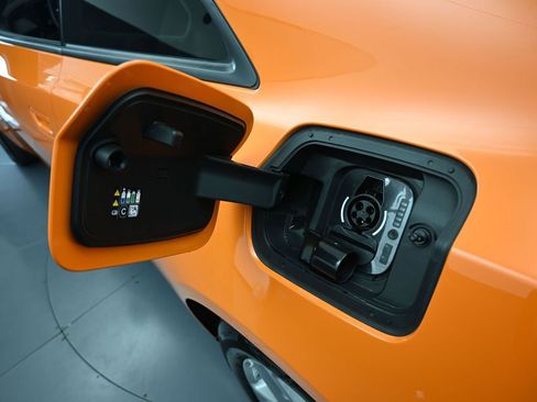 Used 2025 Dodge Charger R/T w/ Sun & Sound Package image 40