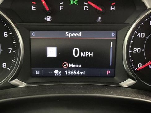 Used 2024 GMC Terrain SLT w/ Infotainment Package II image 6