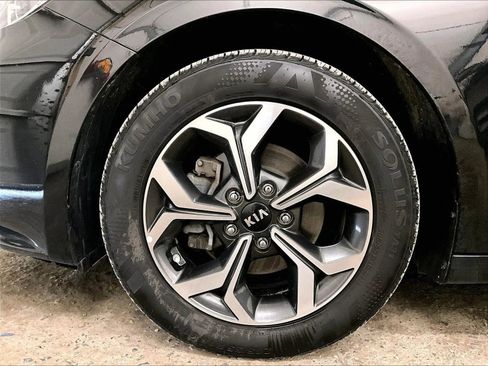 Used 2019 Kia Forte LXS FWD image 8
