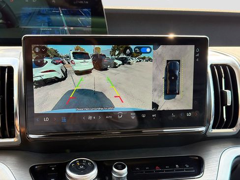 Used 2025 Ford Expedition Max Platinum image 33