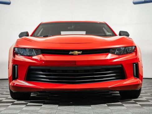 Used 2018 Chevrolet Camaro LT image 2