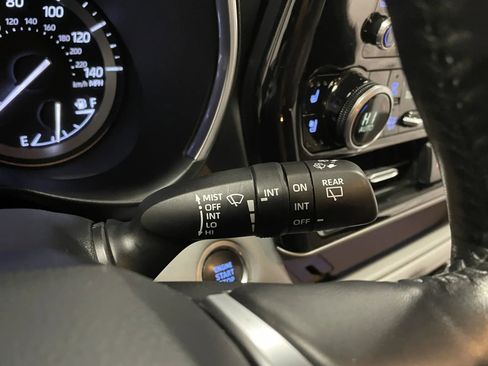 Used 2020 Toyota Highlander Limited image 25