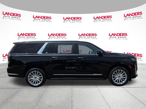 Used 2022 Cadillac Escalade ESV Premium Luxury AWD/4WD image 2