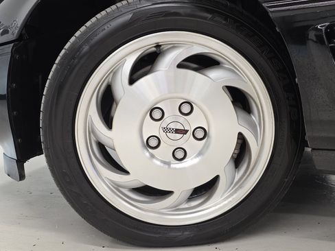 Used 1995 Chevrolet Corvette Coupe RWD image 35