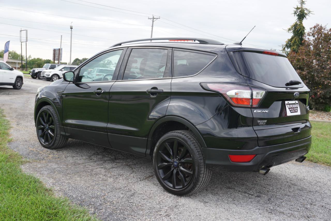 Used 2017 Ford Escape Titanium AWD/4WD image 19