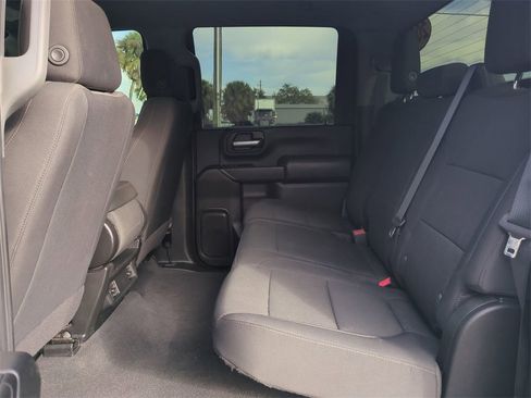Used 2021 Chevrolet Silverado 2500 Custom w/ Custom Value Package image 15