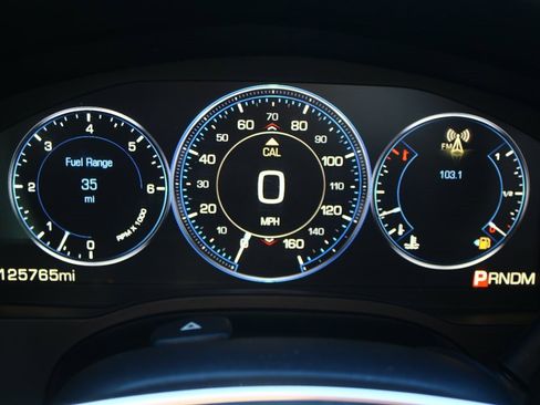 Used 2015 Cadillac Escalade Luxury image 22