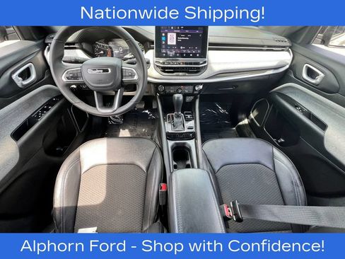 Used 2024 Jeep Compass Latitude AWD/4WD image 8