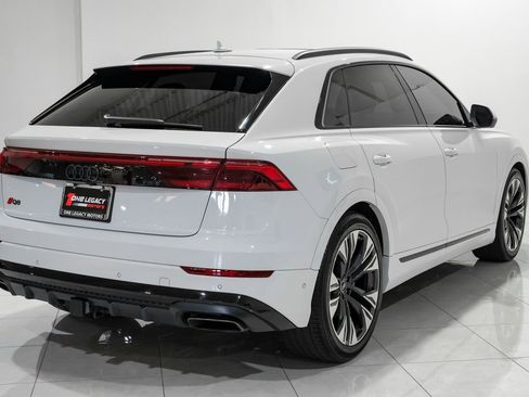 Used 2024 Audi Q8 Prestige image 4