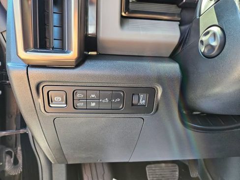 Used 2025 GMC Hummer EV 2X AWD/4WD image 28