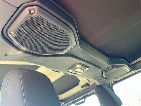 Used 2022 Jeep Wrangler Unlimited Sport image 27