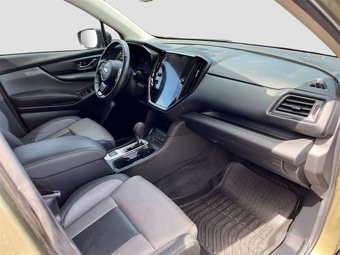 Used 2024 Subaru Ascent Onyx Edition image 28