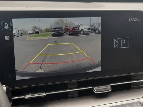 Used 2025 Hyundai Kona SEL AWD/4WD image 16