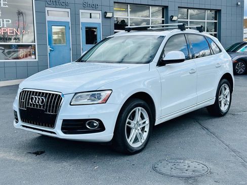 Used 2017 Audi Q5 2.0T Premium Plus w/ Technology Package AWD/4WD image 3