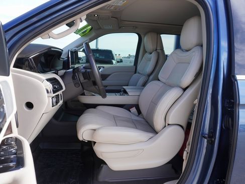 Used 2020 Lincoln Navigator Reserve w/ Luxury Package image 7