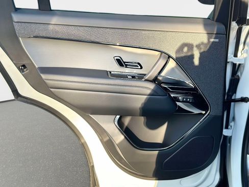 New 2025 Land Rover Range Rover Sport SE image 8