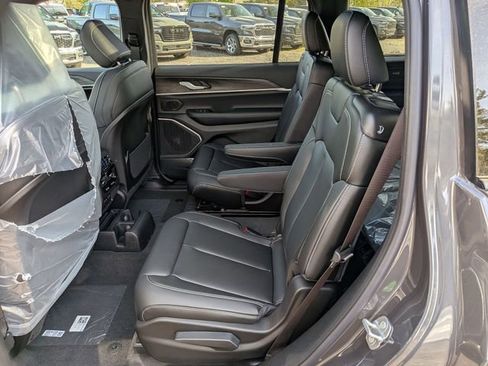 New 2026 Jeep Grand Cherokee L Limited AWD/4WD image 13