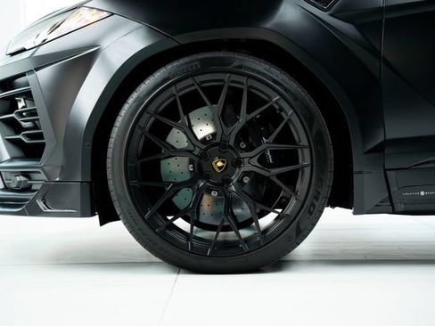 Used 2021 Lamborghini Urus AWD/4WD image 19