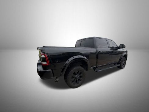 Used 2019 RAM 2500 Laramie w/ Black Appearance Package AWD/4WD image 3