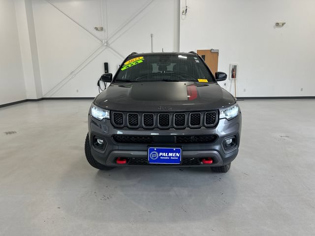 Used 2023 Jeep Compass Trailhawk AWD/4WD image 2