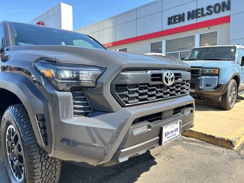 Used 2024 Toyota Tacoma TRD Off-Road AWD/4WD image 4