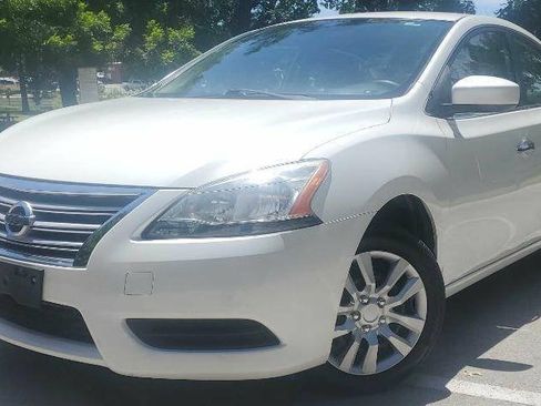 Used 2014 Nissan Sentra SV FWD image 1