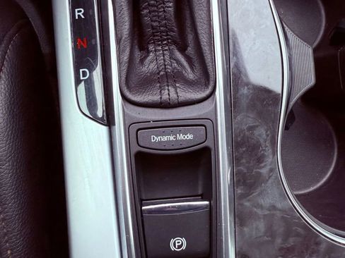 Used 2018 Acura TLX image 26