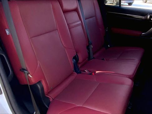 Used 2022 Lexus GX 460 Premium image 19