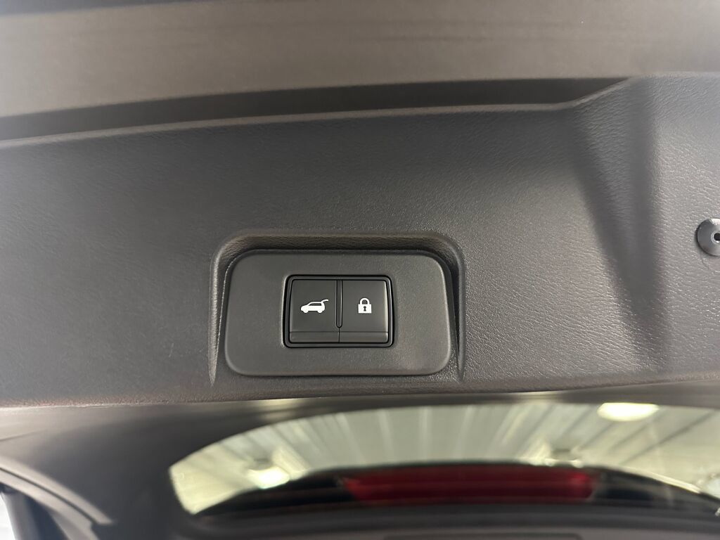 Used 2026 Nissan Rogue SV AWD/4WD image 24