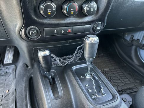 Used 2015 Jeep Wrangler Unlimited Sport AWD/4WD image 14