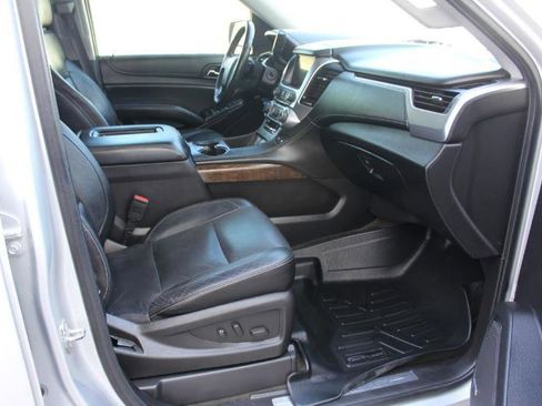 Used 2015 Chevrolet Suburban LT AWD/4WD image 38