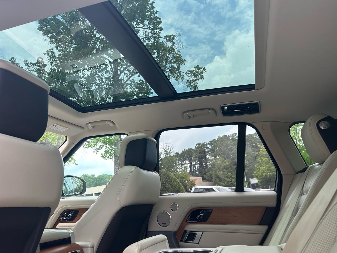 Used 2018 Land Rover Range Rover HSE AWD/4WD image 17