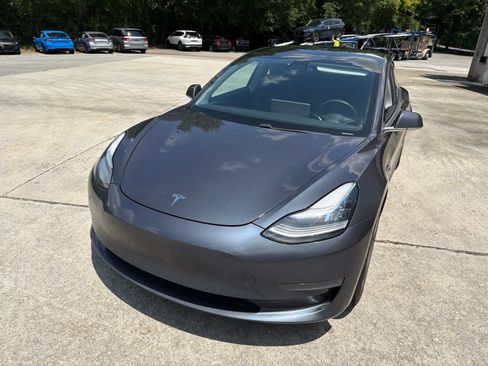 Used 2020 Tesla Model 3 Standard Range RWD image 5